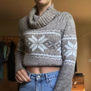 grey and white print sweater